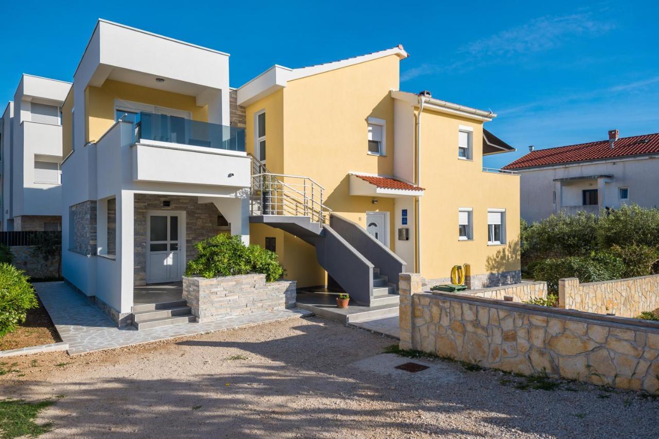 Apartments Yellow Novalja Exteriér fotografie