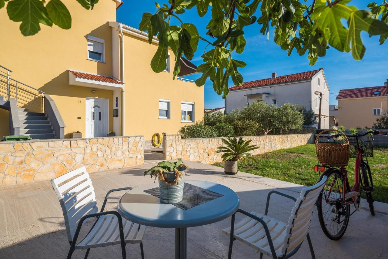 Apartments Yellow Novalja Exteriér fotografie