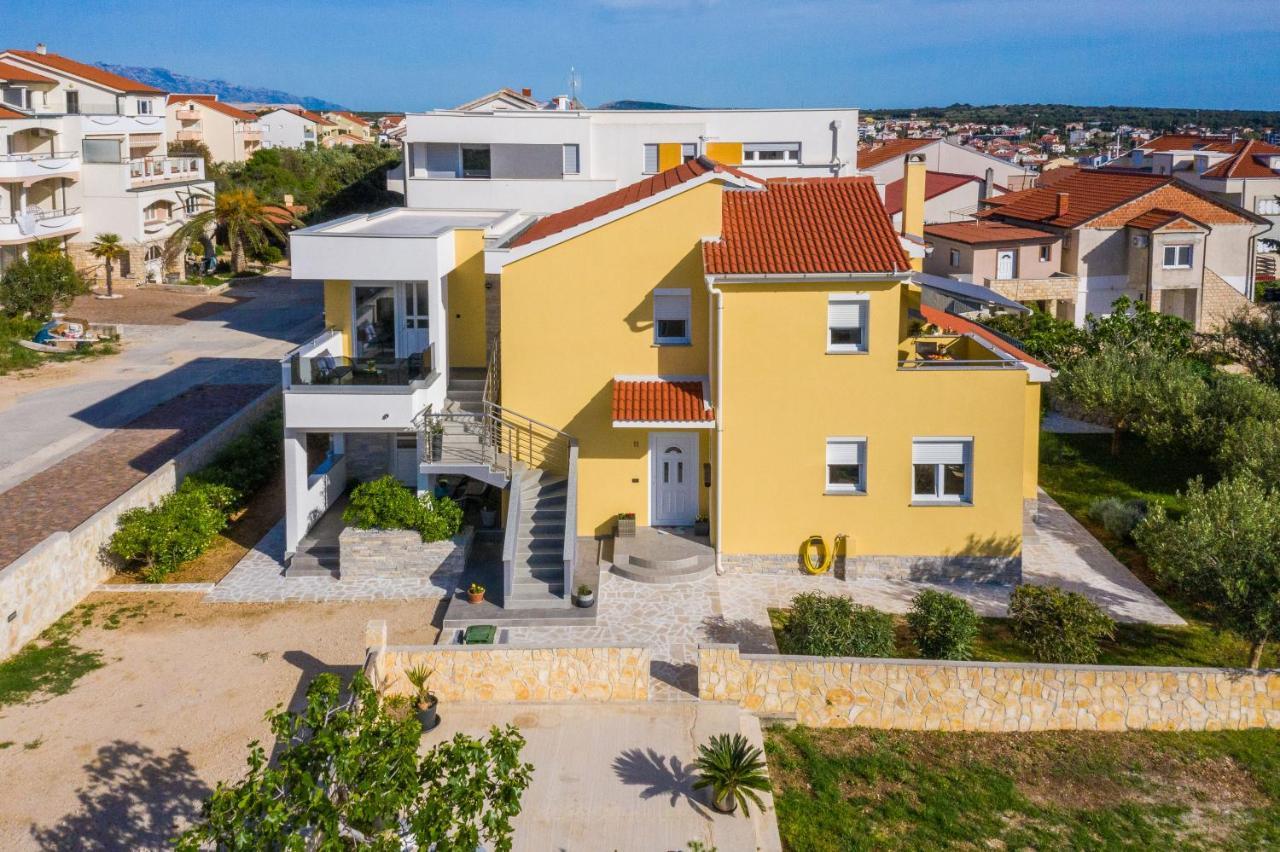 Apartments Yellow Novalja Exteriér fotografie